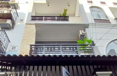 Bán nhà 4 Tầng HXH Thông tứ phía, 56m2, 4PN, P.4 Tân Bình. Chỉ 9 Tỷ còn TL với chính chủ.